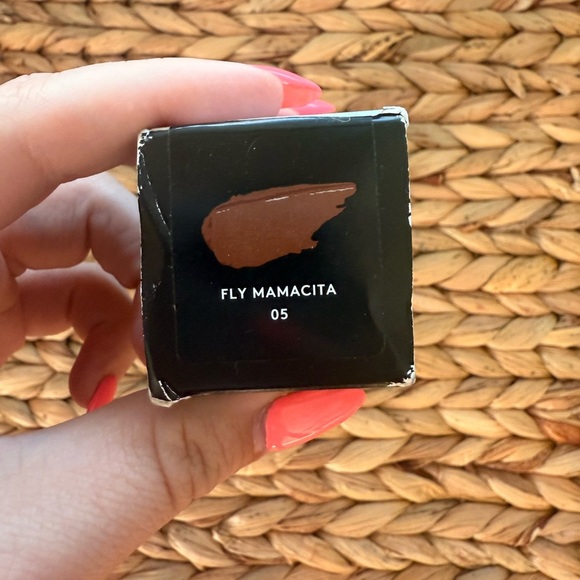 FENTY BEAUTY BODY SAUCE BODY LUMINIZING TINT - Picture 6 of 6